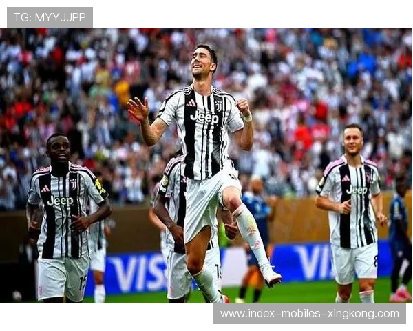 尤文开启新篇章:重塑战术,准备重返三后卫体系